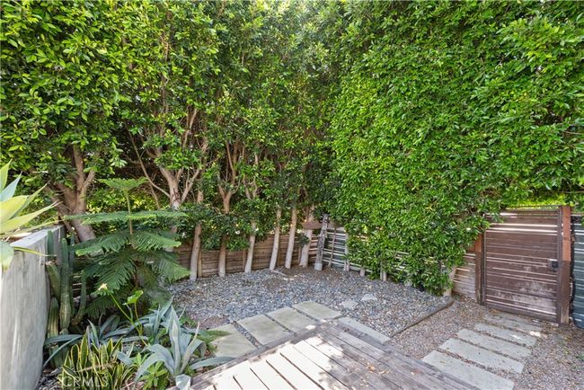 1944 Chariton St, House other with 3 bedrooms, 2 bathrooms and 2 parking in Los Angeles CA | Image 8