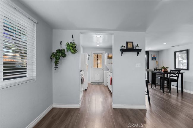 22524 Paseo Terraza, Townhouse with 2 bedrooms, 2 bathrooms and 2 parking in Santa Clarita CA | Image 6