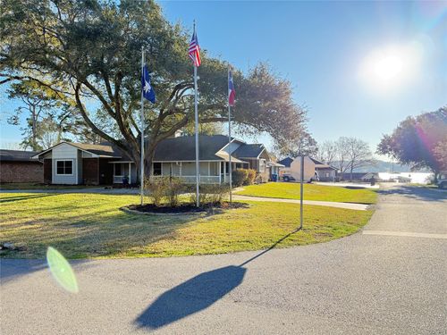 9818 Twin Shores Dr, Willis, TX, 77318-6656 | Card Image