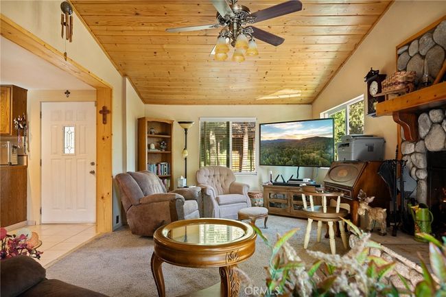 22864 Alder Ln, House other with 1 bedrooms, 2 bathrooms and 4 parking in Crestline CA | Image 8