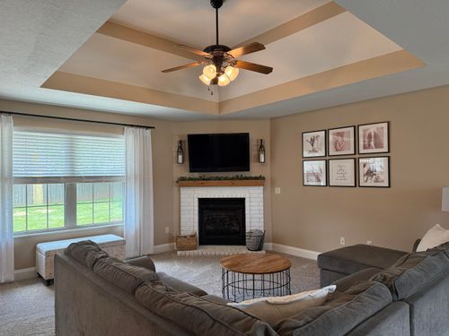 1129 S Erika Ave, Springfield, MO, 65802-7130 | Card Image
