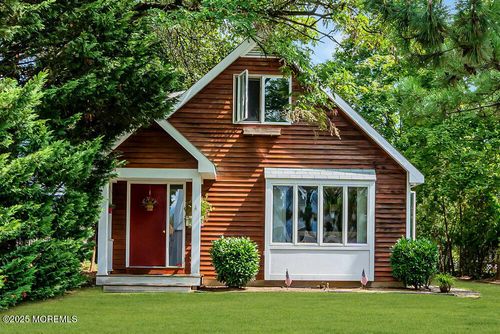 17 Woodrow St, Oakhurst, NJ, 07755-1248 | Card Image