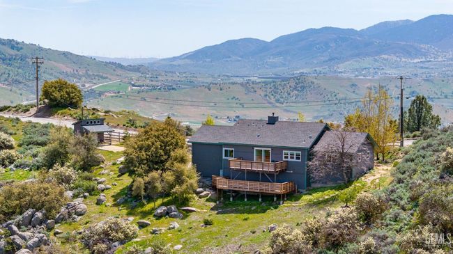 26501 Skyline Dr, House other with 3 bedrooms, 3 bathrooms and null parking in Tehachapi CA | Image 54