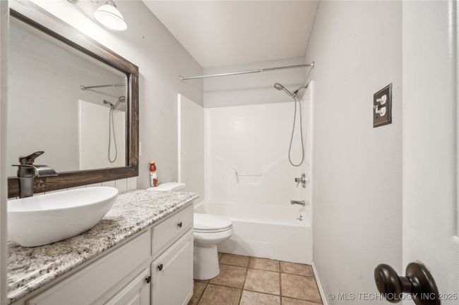 2922 S Main St, House other with 3 bedrooms, 2 bathrooms and null parking in Sapulpa OK | Image 17