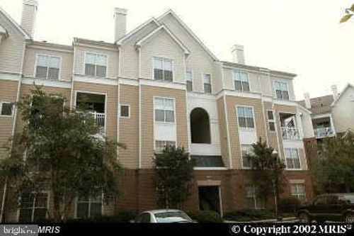 apt-304-2203 Westcourt Ln, HERNDON, VA, 20170-5823 | Card Image