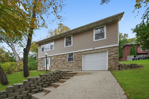 171 Lake Shore Dr, Carpentersville, IL, 60110-1421 | Card Image