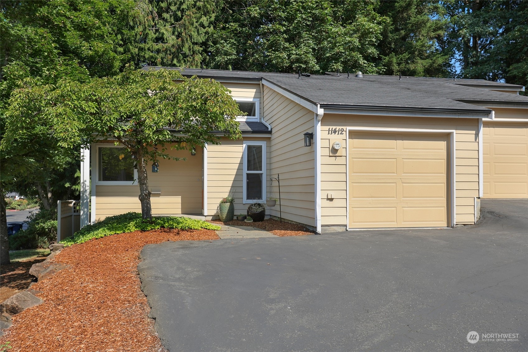 102nd Ct, Kirkland, WA 98033