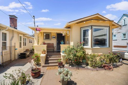 2527 84th Ave, Oakland, CA, 94605-3427 | Card Image