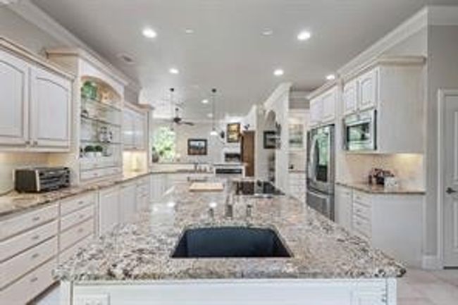 6810 Westover Dr, House other with 4 bedrooms, 5 bathrooms and null parking in Granbury TX | Image 14