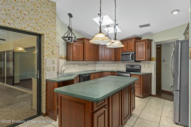2318 Evenglow Ave, House other with 3 bedrooms, 2 bathrooms and null parking in Spring Hill FL | Image 16