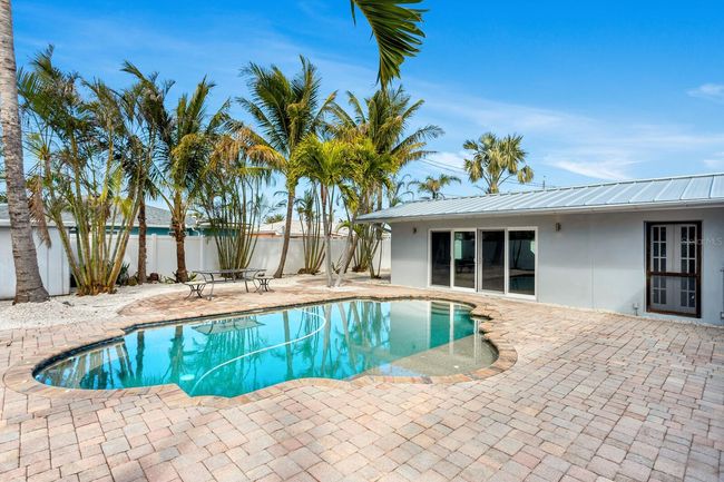 2740 E Vina Del Mar Blvd, House other with 4 bedrooms, 2 bathrooms and null parking in ST PETE BEACH FL | Image 23