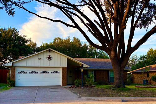 105 Tanglewood Ln, Waxahachie, TX, 75165-2102 | Card Image