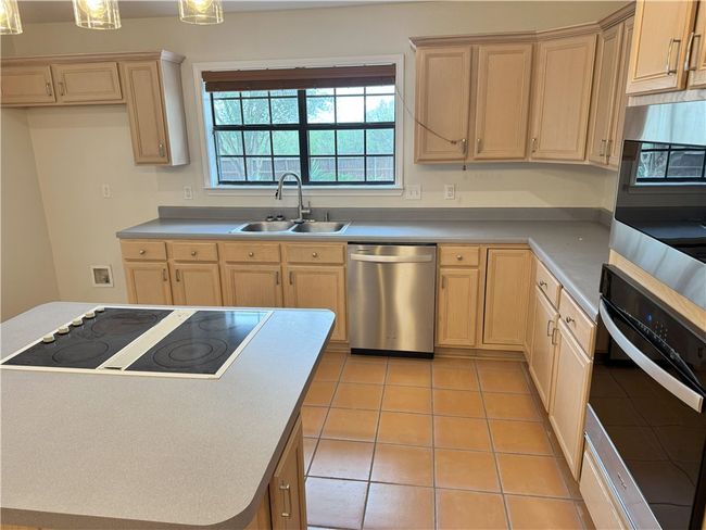 136 Lakeview Trce, House attached with 2 bedrooms, 2 bathrooms and 4 parking in Three Rivers TX | Image 4