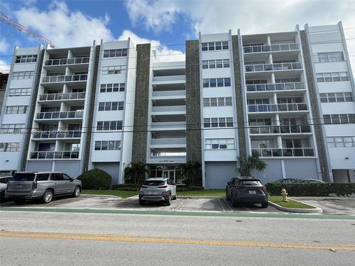 apt-402n-9381 E Bay Harbor Dr, Bay Harbor Islands, FL, 33154-2315 | Card Image