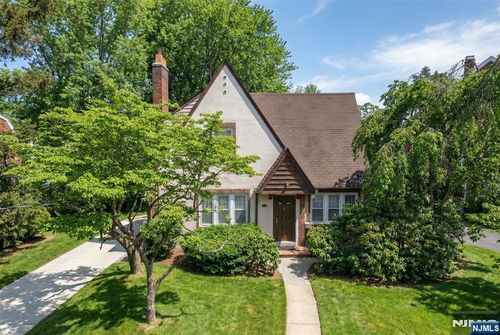 351 Closter Dock Rd, Closter, NJ, 07624-3003 | Card Image