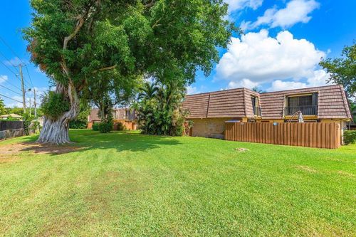 853 Springdale Cir, Palm Springs, FL, 33461-1527 | Card Image