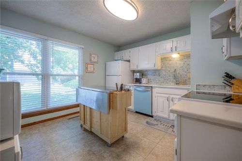 5729 N Oregon Ave, Kansas City, MO, 64151-2641 | Card Image