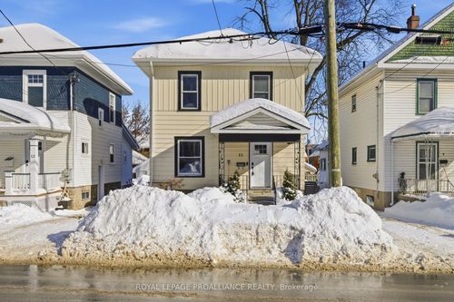 11 Cedar St, Belleville, ON, K8P3L8 | Card Image