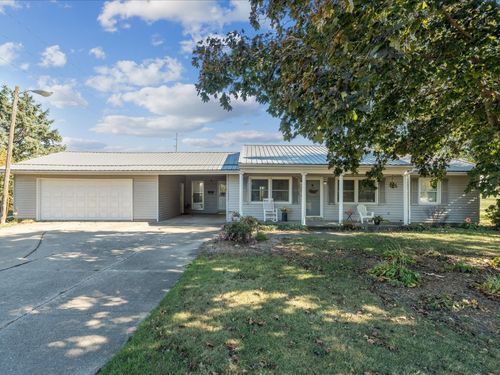 300 N Maple St, Stanwood, IA, 52337-9652 | Card Image