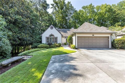 450 Greenlaurel Dr, Sandy Springs, GA, 30342-2071 | Card Image