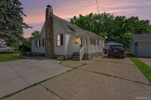 8215 Clinton River Rd, Sterling Heights, MI, 48314-1621 | Card Image