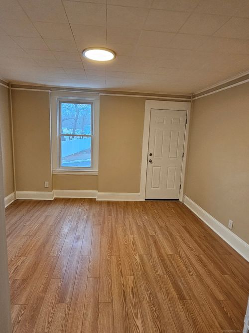 1s-26 Jewett St, Ansonia, CT, 06401-2414 | Card Image