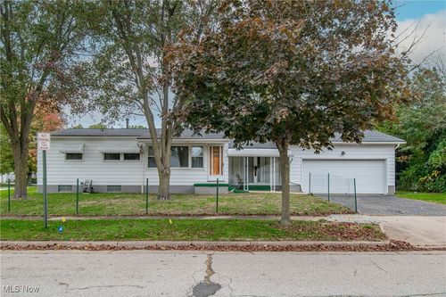 860 Sutherland Ave, Akron, OH, 44314-1212 | Card Image