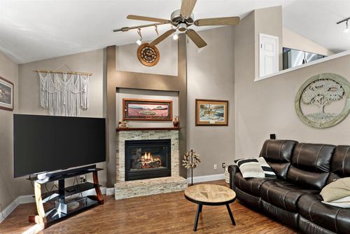 535 Goldenrod Circle, Verona, WI, 53593 | Card Image