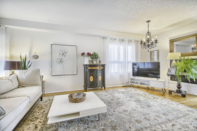 7 Bridlepath St, House attached with 3 bedrooms, 4 bathrooms and 3 parking in Richmond Hill ON | Image 6