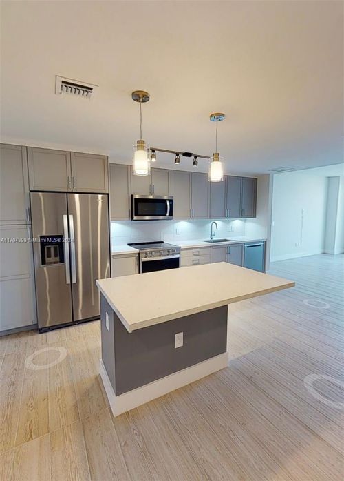2620-215 N New River Dr E, Fort Lauderdale, FL, 33301-2697 | Card Image
