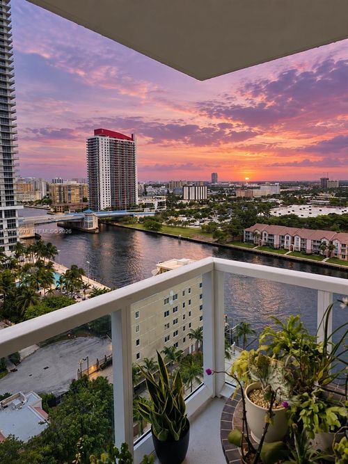 1607-3800 S Ocean Dr, Hollywood, FL, 33019-2922 | Card Image