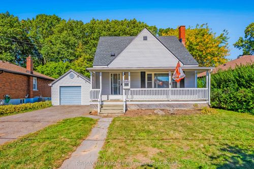 6589 Dunn St, Niagara Falls, ON, L2G2P9 | Card Image