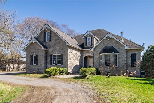 9536 W County 2 Rd, Greater Napanee, ON, K7R3L1 | Card Image