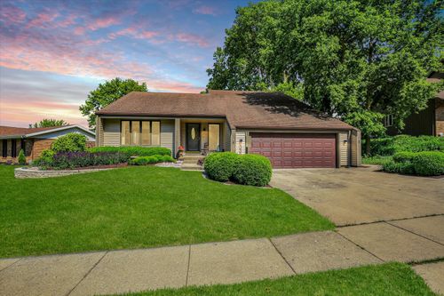 332 Indian Hills Dr, Rantoul, IL, 61866-1435 | Card Image