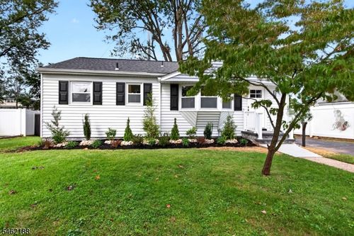 751 Rutherford Ave, WOODBRIDGE, NJ, 07095-3519 | Card Image