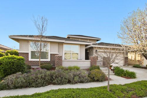 2210 Russell Cir, Woodland, CA, 95776-5506 | Card Image