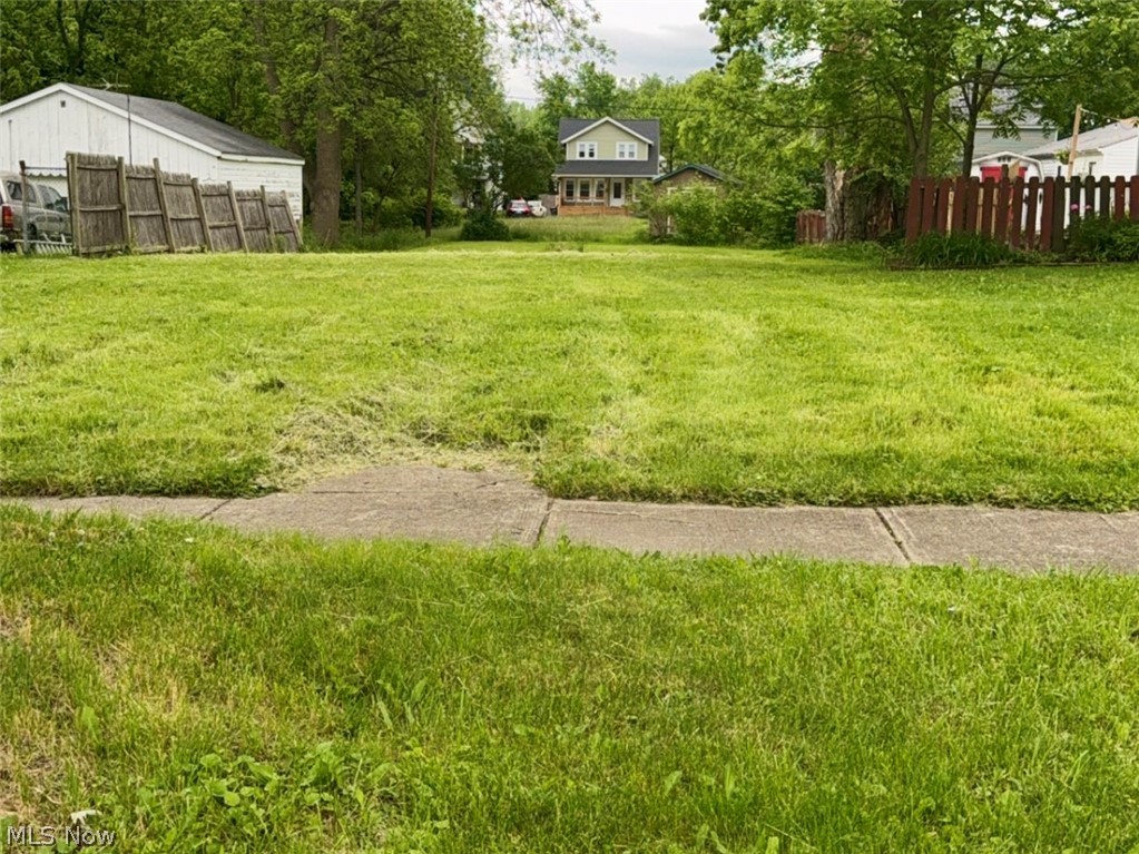 Land in Elyria 3