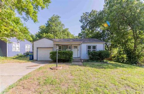 824 W Bennett Dr, Stillwater, OK, 74075-3353 | Card Image