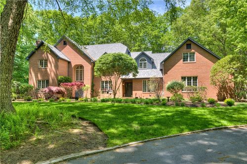 137 Signal Ridge Way, East Greenwich, RI, 02818-1673 | Card Image
