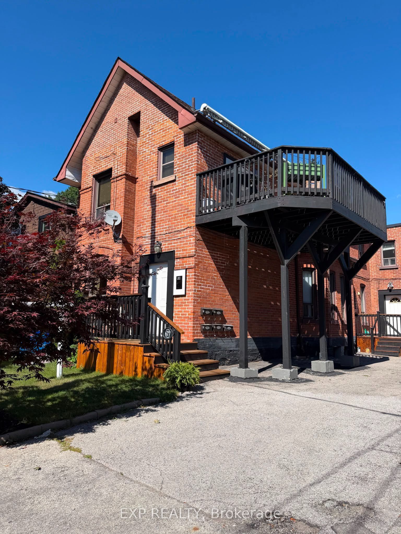 Residential Lease in Toronto W02 5