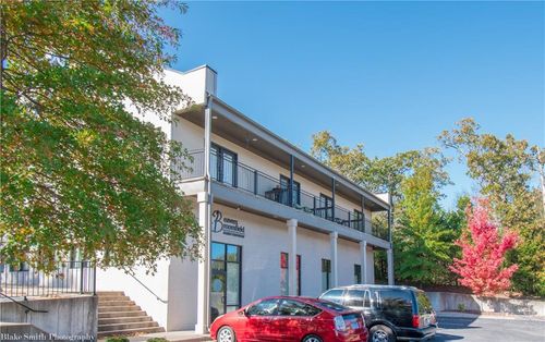 203-2131 Crossover Road, Fayetteville, AR, 72703 | Card Image