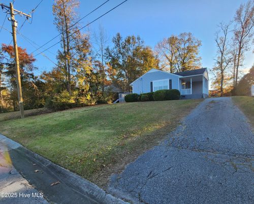 395 Maple St, Jacksonville, NC, 28540-4945 | Card Image