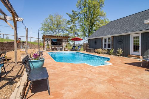 1633 Saundersville Rd, Hendersonville, TN, 37075-8535 | Card Image