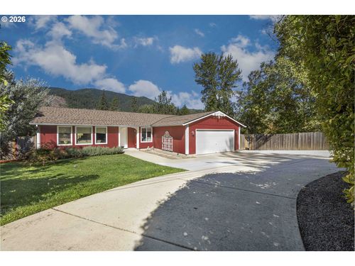 1221 E Evans Creek Rd, RogueRiver, OR, 97537 | Card Image