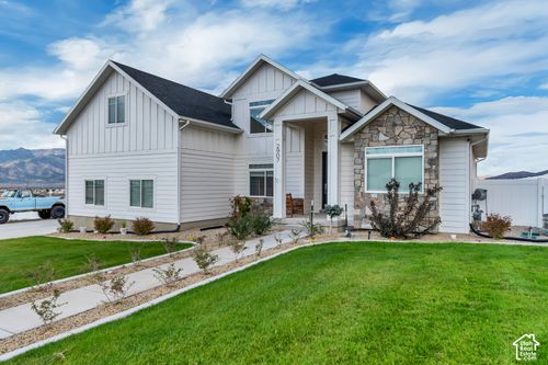 2907 E Dreyden Ln, Eagle Mountain, UT, 84005-6416 | Card Image