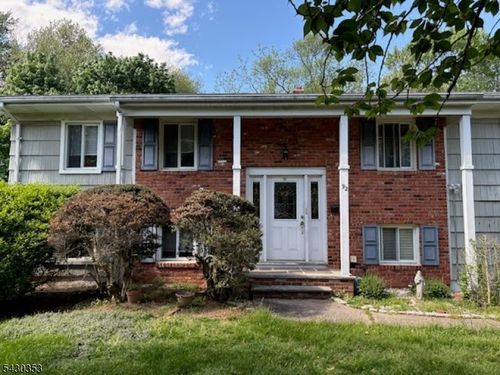 92 Fairway Dr, East Hanover, NJ, 07936-3718 | Card Image