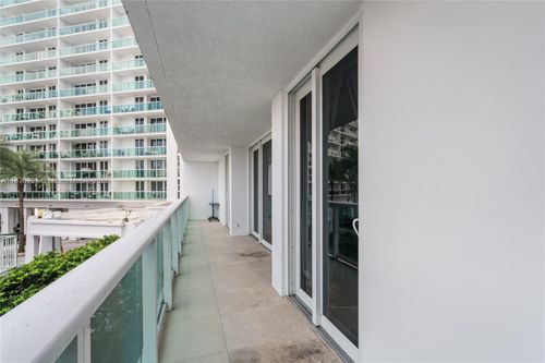apt-229-100 Bayview Dr, Sunny Isles Beach, FL, 33160-5319 | Card Image