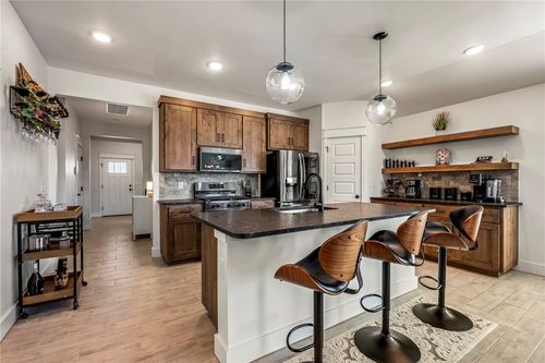 637 Lewis St, Pea Ridge, AR, 72751-5040 | Card Image