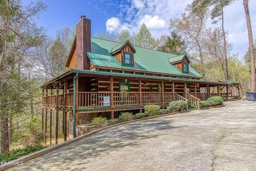 1515 Bluff Ridge Rd, Sevierville, TN, 37876-2682 | Card Image