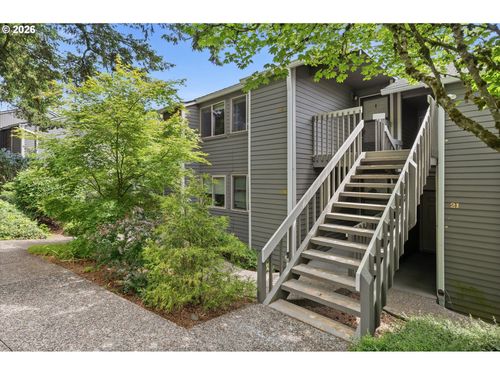 26-44 Eagle Crest Dr, Lake Oswego, OR, 97035-1105 | Card Image